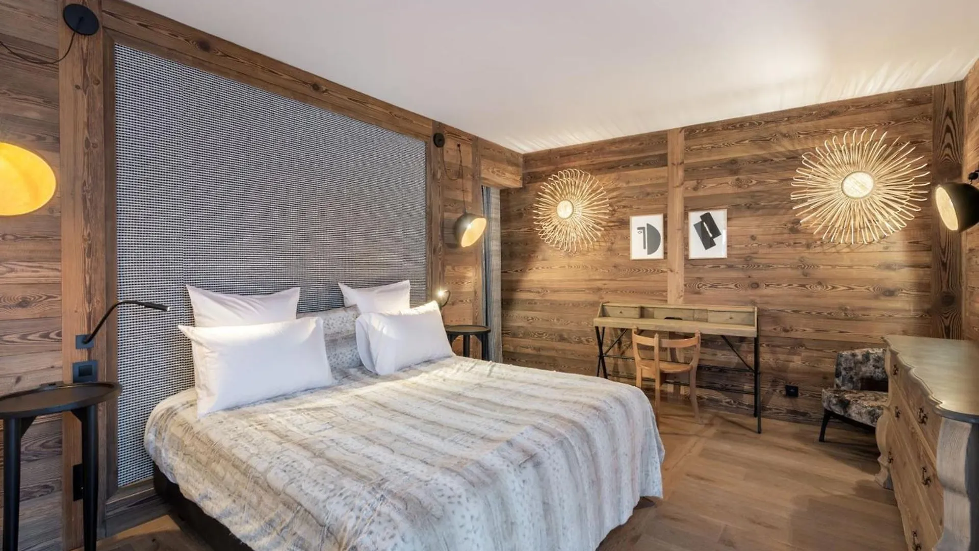Contacts de Appartement De Luxe, 5 Suites, Service Confort Inclus, A Val-D\'Isere - Fr-1-844-14