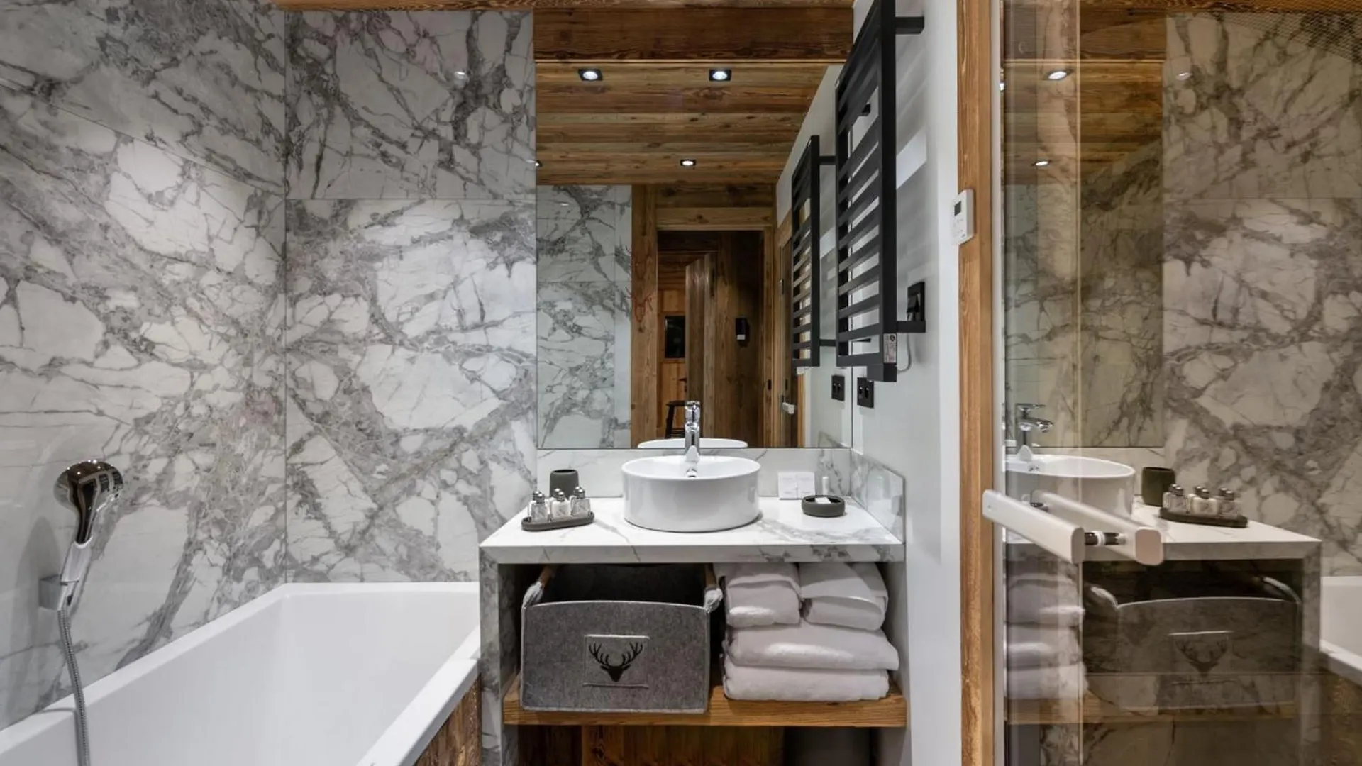 Appartement De Luxe, 5 Suites, Service Confort Inclus, A Val-D'Isere - Fr-1-844-14 0*,  France